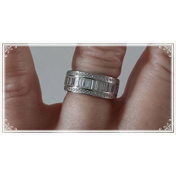Stunning DIAMONIQUE 5.6 Ct. Baguette & Round Cut Eternity Band Ring Sz 8 - Picture 3 of 6
